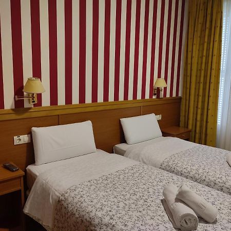 Hostal Salome Мадрид Экстерьер фото