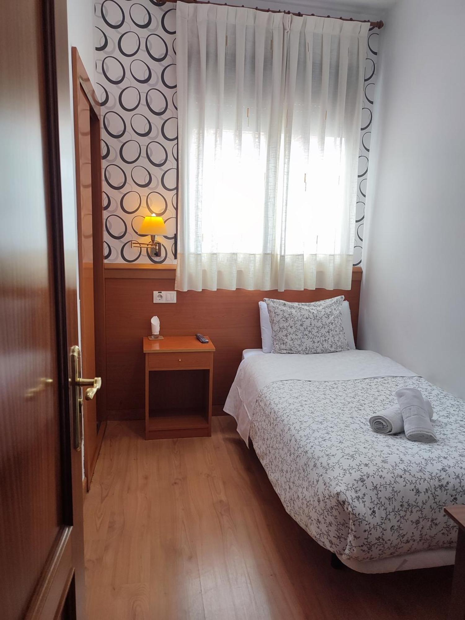 Hostal Salome Мадрид Экстерьер фото